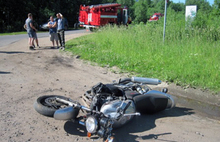 В Ярославской области мотоцикл столкнулся с трактором