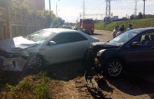 На дороге в Ярославле столкнулись две иномарки