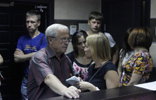Ярославль: депутат-коммунист Александр Воробьёв помогает обманутым дольщикам с улицы Сосновой