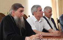 Воскресный день космонавт Крикалев провел с Добряковым, епископом Вениамином и участниками Школы общественного действия 