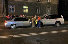 В центре Рыбинска ночью столкнулись три машины