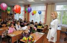 Дмитрий Миронов провел День знаний в школе и университете