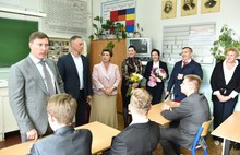 Дмитрий Степаненко посетил ярославскую школу с углубленным знанием английского языка