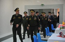 Министр обороны РФ провел переговоры с Дмитрием Мироновым во время визита в военное училище ПВО