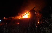 В Ярославской области ночью сгорел дом