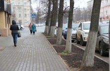 В выходные в Ярославле благоустраивали газоны на проспекте Ленина