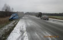 На автодороге Ярославль-Рыбинск одной из причин аварии стала скользкость