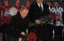 Владимир Путин и Дмитрий Миронов почтили память погибших хоккеистов ярославского «Локомотива»