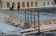 На Советской площади в Ярославле начали обустраивать каток