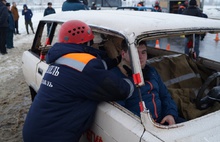 В Ярославле сотрудники МЧС «спасали детей, попавших в аварию»