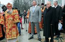 В Ярославле освятили место под строительство колокольни Успенского собора. Фоторепортаж
