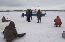 В Ярославле спасатели предупредили рыбаков, что выход на лед становится опасным