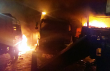 Ночью под Переславлем сгорели четыре грузовика