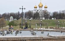 Фонтаны на Стрелке в Ярославле заиграют цветными огнями