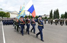 Более ста выпускников торжественно отметили окончание Ярославского училища ПВО
