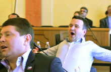 В Ярославле депутаты муниципалитета совмещают приятное с полезным. Фото