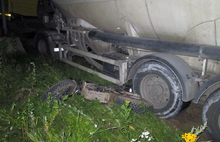 На федеральной трассе в Ярославской области грузовик сбил мотоцикл