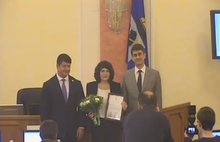 На последнее заседание ярославские городские депутаты пришли в костюмах и при галстуках