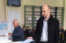 Кандидаты в муниципалитет Ярославля фотографировались на избирательных участках и широко улыбались