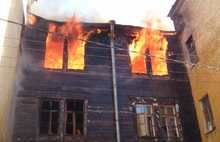 В центре Ярославля сгорело трехэтажное здание