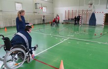 В Ярославле инвалиды-колясочники играли в боччу