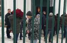 Убитого в Ярославле Илью Исаева похоронят с погибшими женой и детьми