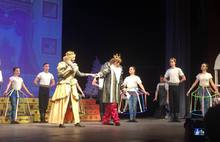  В Ярославле показали спектакль с участием известных горожан и особенных детей