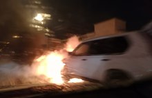 На Московском проспекте загорелся джип: кадры