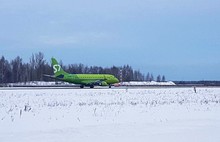 Туношна в снегопад принимала чужие самолеты