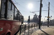 Туристический автобус и маршрутка столкнулись на Богоявленке: образовалась пробка