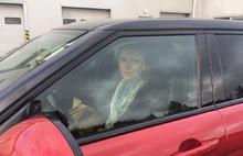 Ярославна, перекрывшая движение на красном Range Rover в центре Ярославля благодарит водителей за понимание