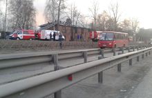 Вечером из-за пожара на проспекте Фрунзе в Ярославле образовалась огромная пробка