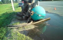Опасный кульбит: в Ярославской области опрокинулся автомобиль-ассенизатор