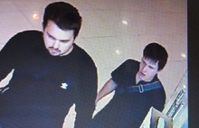 В Ярославле двое парней обнесли магазин под «присмотром» камер: видео