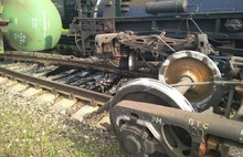 В Ярославле из опрокинувшихся цистерн вылилось около 30 тонн мазута