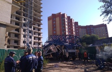 В Ярославле на бетономешалку рухнул строительный кран