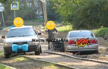 Еще один: в Ярославле на улице Блюхера вновь застрял автомобиль