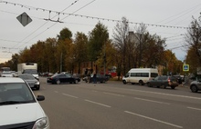 На проспекте Октября столкнулись «ВАЗ» и «Ауди»: в сторону Брагино пробка