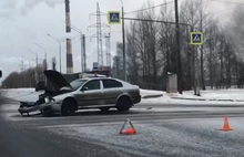 В Ярославле перевернувшаяся «ГАЗель» на пешеходном переходе сбила женщину: видео