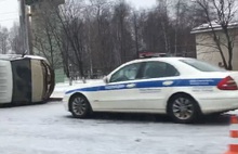 В Ярославле перевернувшаяся «ГАЗель» на пешеходном переходе сбила женщину: видео
