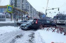 В Ярославле в тройном ДТП пострадала женщина-водитель