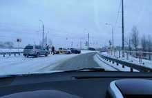 Снег выпал неожиданно: утром в Ярославле произошло несколько аварий