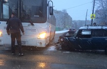Снег выпал неожиданно: утром в Ярославле произошло несколько аварий