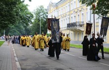 Губернатор Ярославской области Сергей Ястребов принял участие в крестном ходе в честь 1025-летия Крещения Руси 