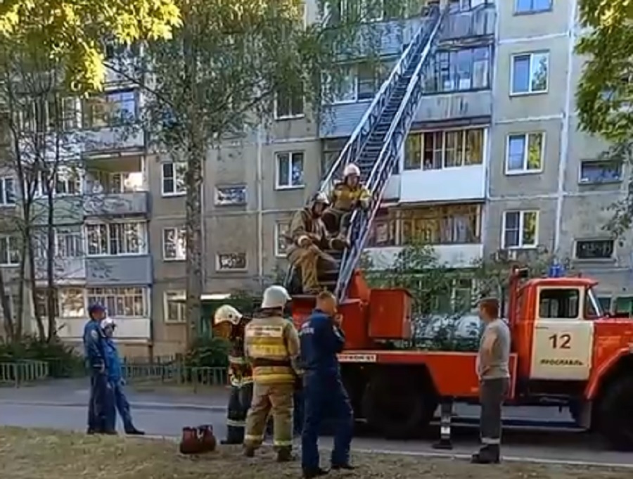 В ярославской многоэтажке предотвратили взрыв газовых баллонов