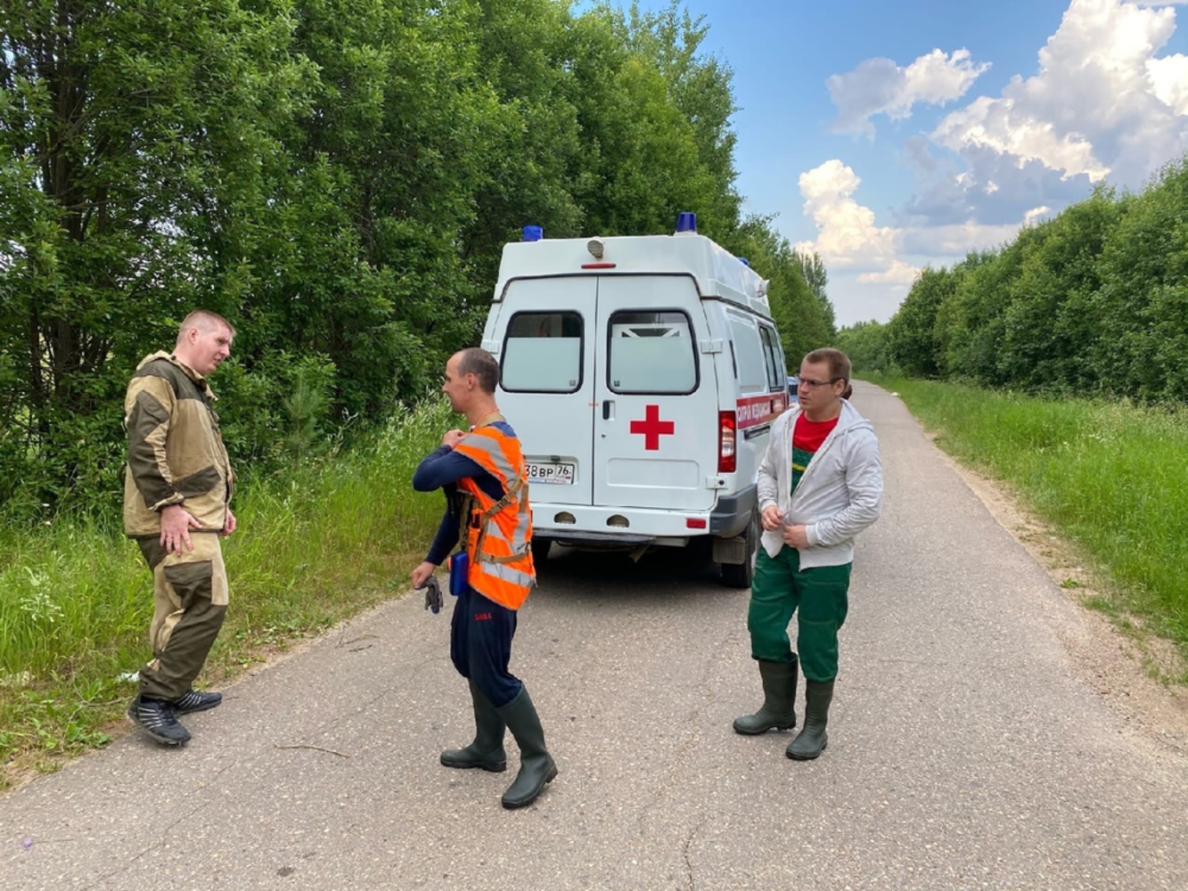 «Лежал на обочине дороги»: под Ярославлем волонтеры нашли пропавшего неделю назад мужчину