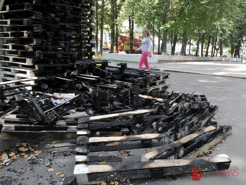 В Ярославле горела библиотека под открытым небом