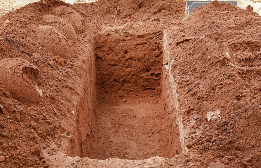 «Ошибочка вышла»: владелец земли под Ярославлем обнаружил на своем участке могилы