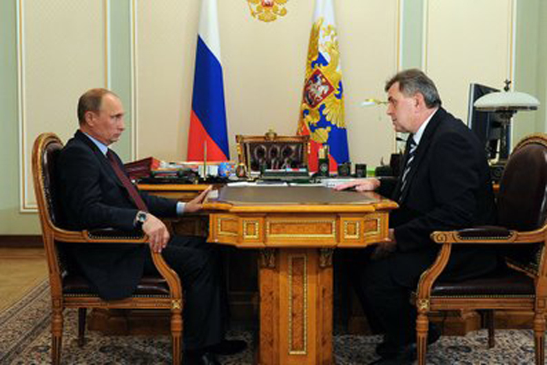 Президент РФ встретился с губернатором Ярославской области Сергеем Ястребовым