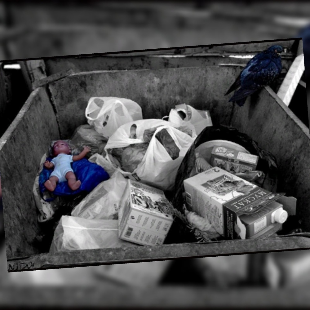 Тутаев взбудоражен слухами о найденном в мусорном баке младенце
